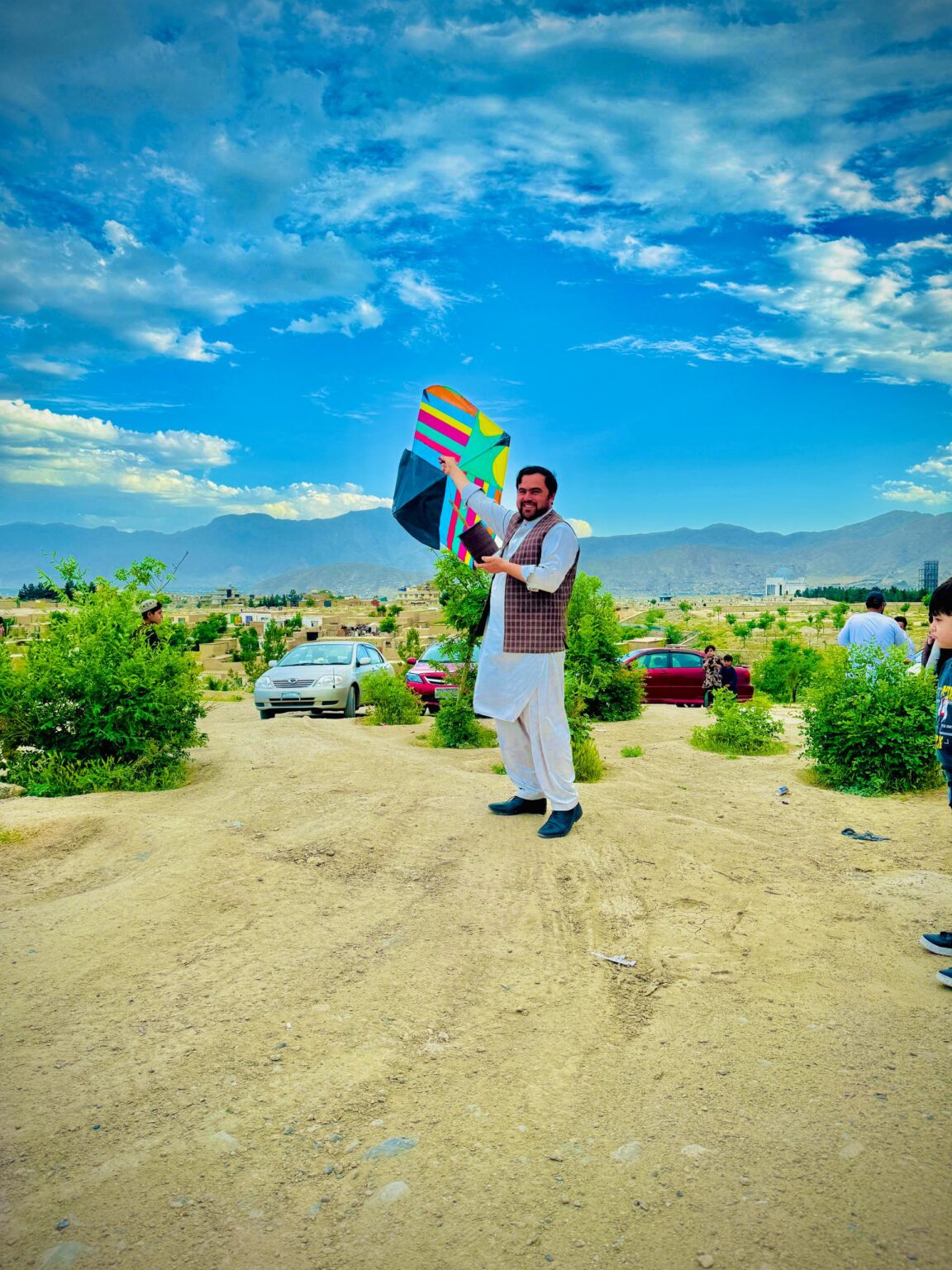 Afghan Kite Making - BorderLight Festival