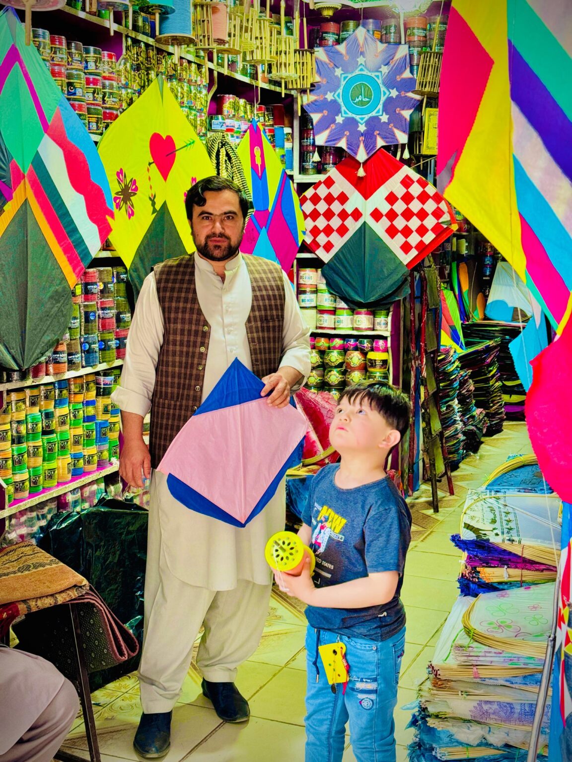 Afghan Kite Making - BorderLight Festival